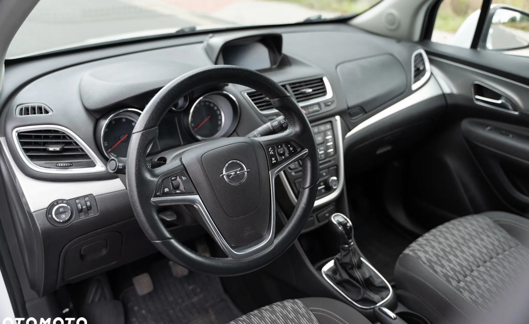 Opel Mokka cena 38500 przebieg: 176000, rok produkcji 2014 z Zawiercie małe 211
